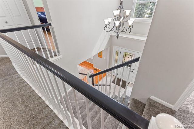 2328 Chestnut Circle, Lake Orion, MI 48360