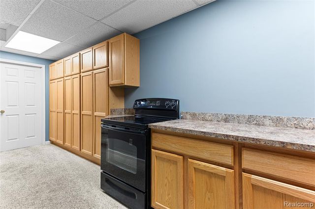 2328 Chestnut Circle, Lake Orion, MI 48360