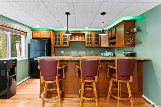 2328 Chestnut Circle, Lake Orion, MI 48360