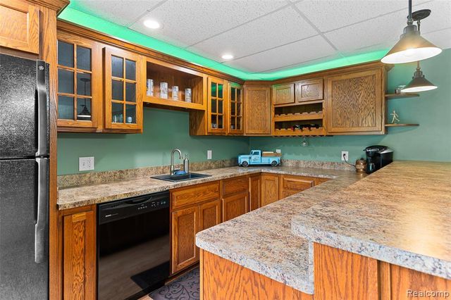2328 Chestnut Circle, Lake Orion, MI 48360
