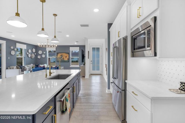 636 8TH Avenue N, Jacksonville Beach, FL 32250