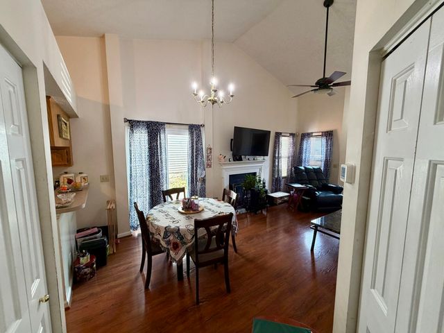 704 Maple Pl, Nashville, TN 37216