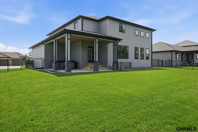 1111 Terrace View Drive, Hickman, NE 68372