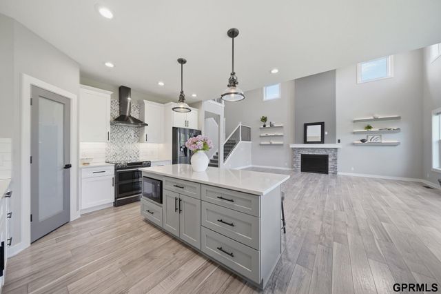 1111 Terrace View Drive, Hickman, NE 68372
