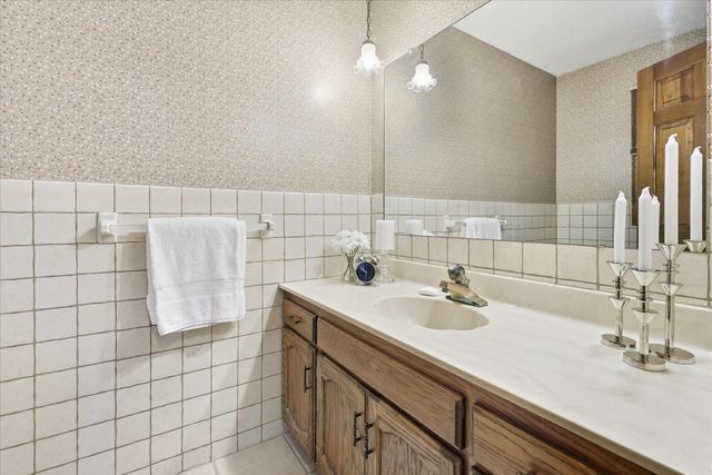 4710 Goldenrod Lane N, Plymouth, MN 55442