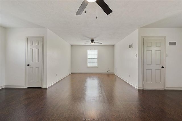 1300 Danville Court, College Station, TX 77845