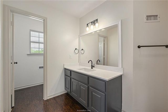 1300 Danville Court, College Station, TX 77845