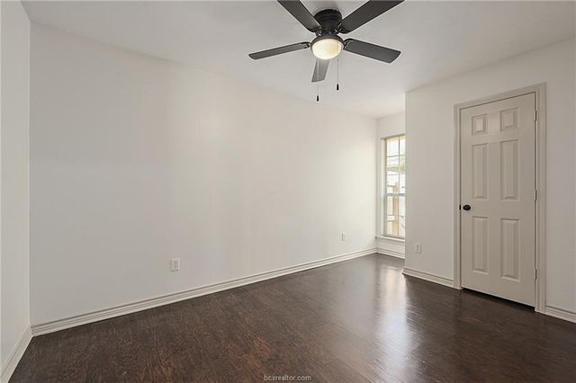 1300 Danville Court, College Station, TX 77845