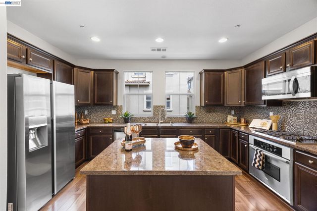 246 Sullivan Way, Hayward, CA 94541