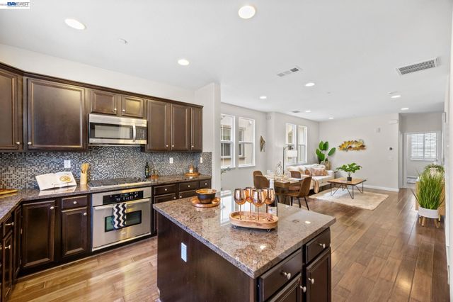 246 Sullivan Way, Hayward, CA 94541