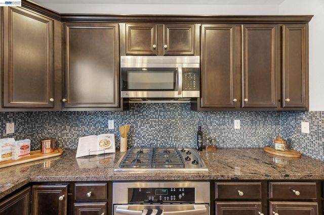 246 Sullivan Way, Hayward, CA 94541
