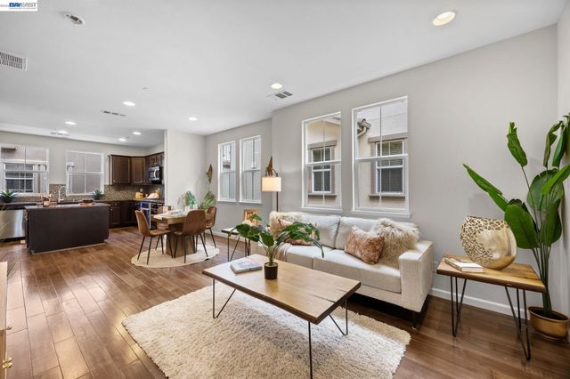 246 Sullivan Way, Hayward, CA 94541