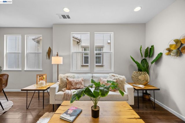 246 Sullivan Way, Hayward, CA 94541