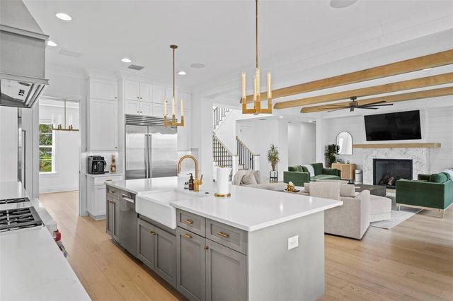 615 LUZON AVENUE, Tampa, FL 33606