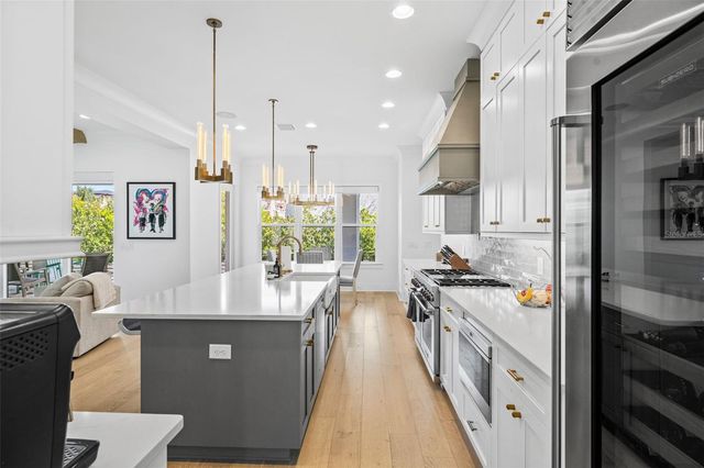 615 LUZON AVENUE, Tampa, FL 33606