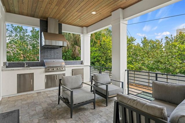 615 LUZON AVENUE, Tampa, FL 33606