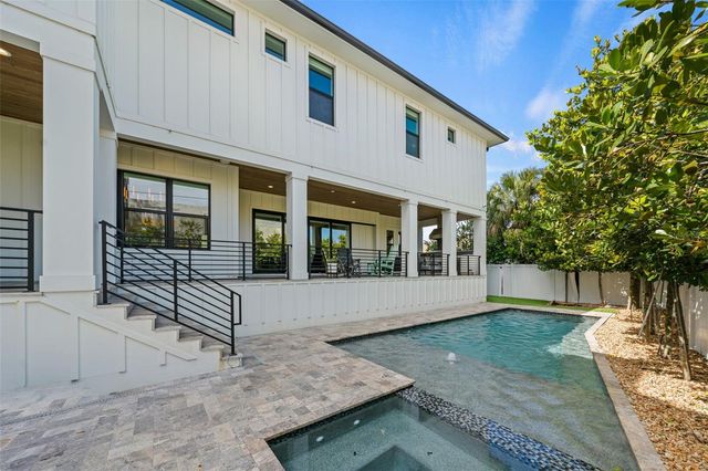 615 LUZON AVENUE, Tampa, FL 33606