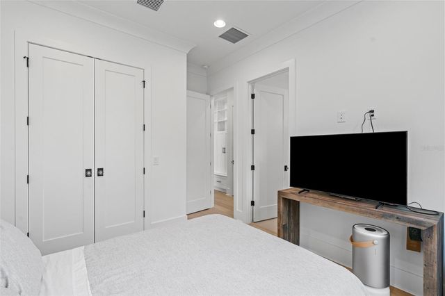 615 LUZON AVENUE, Tampa, FL 33606