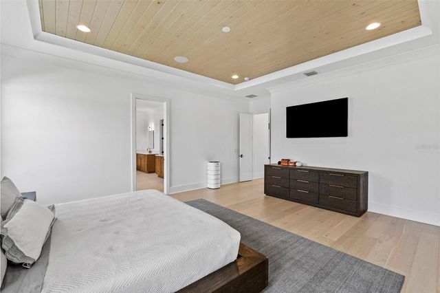 615 LUZON AVENUE, Tampa, FL 33606