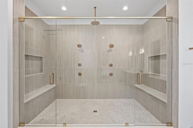 615 LUZON AVENUE, Tampa, FL 33606