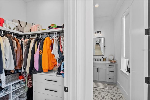 615 LUZON AVENUE, Tampa, FL 33606