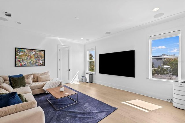 615 LUZON AVENUE, Tampa, FL 33606