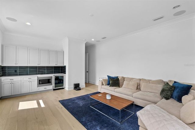 615 LUZON AVENUE, Tampa, FL 33606