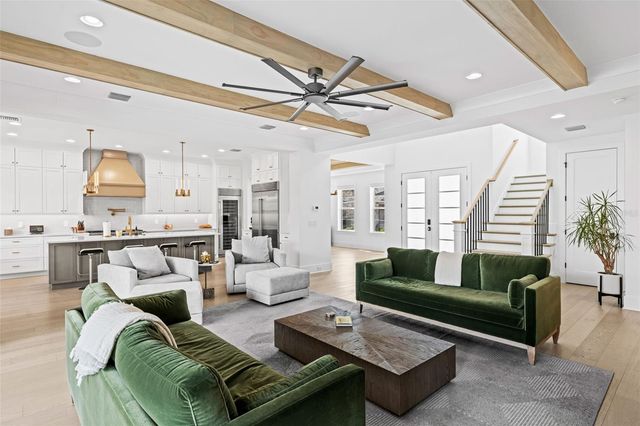 615 LUZON AVENUE, Tampa, FL 33606