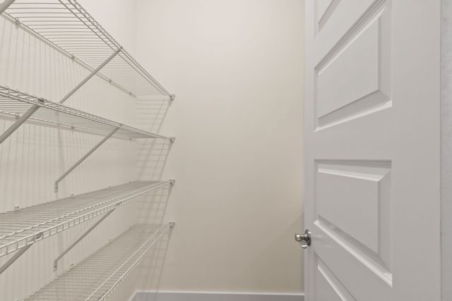 2048 Blackstone Drive, Hendersonville, TN 37075