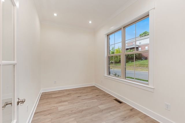 2048 Blackstone Drive, Hendersonville, TN 37075