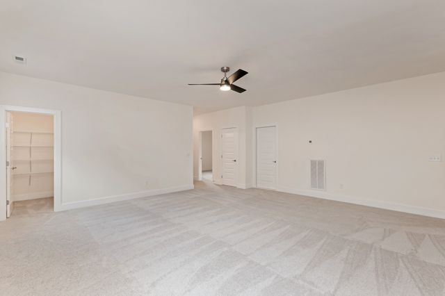 2048 Blackstone Drive, Hendersonville, TN 37075