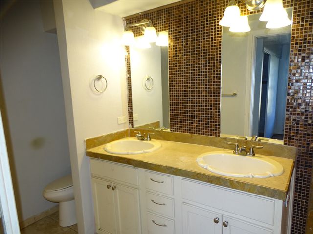 1218 Birchbrook Street, Grand Prairie, TX 75052