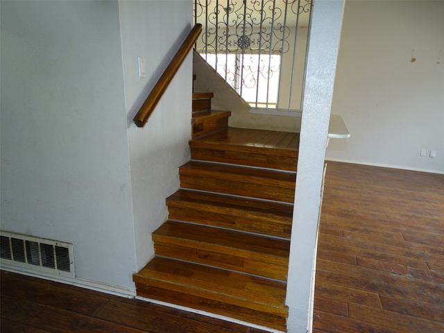 1218 Birchbrook Street, Grand Prairie, TX 75052