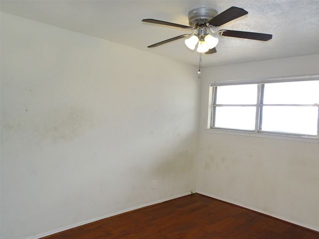 1218 Birchbrook Street, Grand Prairie, TX 75052