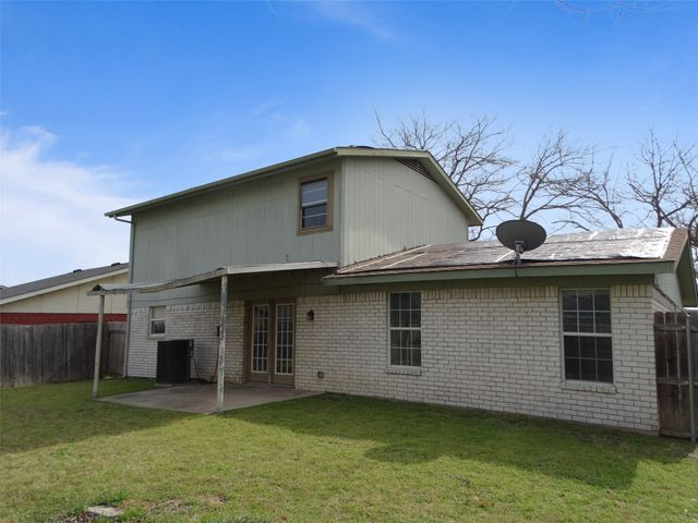 1218 Birchbrook Street, Grand Prairie, TX 75052