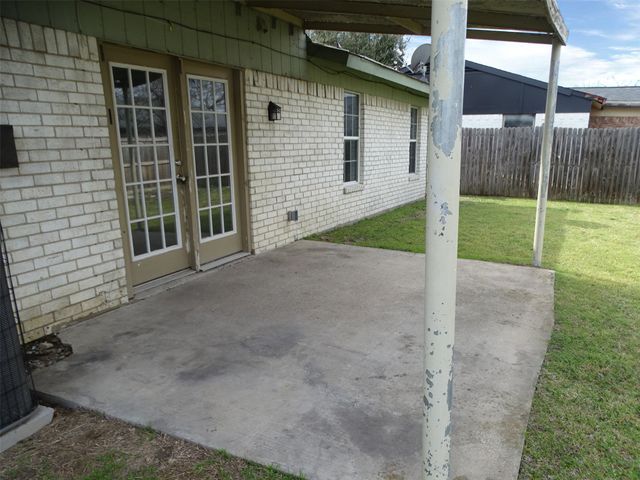 1218 Birchbrook Street, Grand Prairie, TX 75052