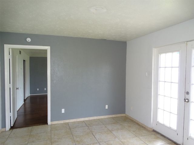 1218 Birchbrook Street, Grand Prairie, TX 75052