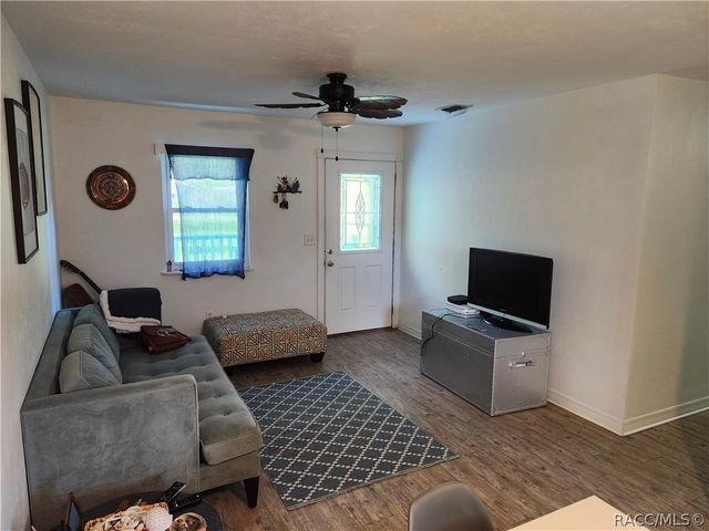 656 NE 11th Street, Crystal River, FL 34428