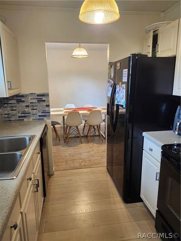 656 NE 11th Street, Crystal River, FL 34428