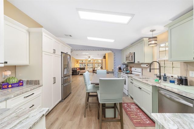 39742 CAROLINA AVENUE, Lady Lake, FL 32159