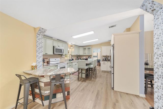 39742 CAROLINA AVENUE, Lady Lake, FL 32159