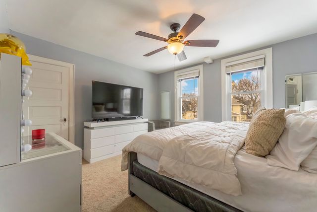 483 Barrett Street, Elgin, IL 60120