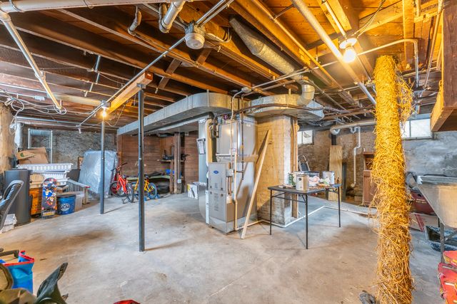 483 Barrett Street, Elgin, IL 60120