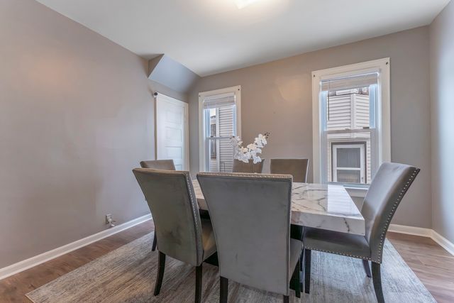 483 Barrett Street, Elgin, IL 60120