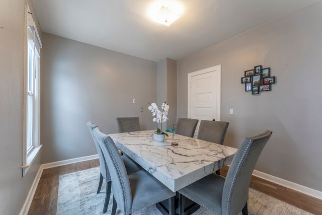 483 Barrett Street, Elgin, IL 60120