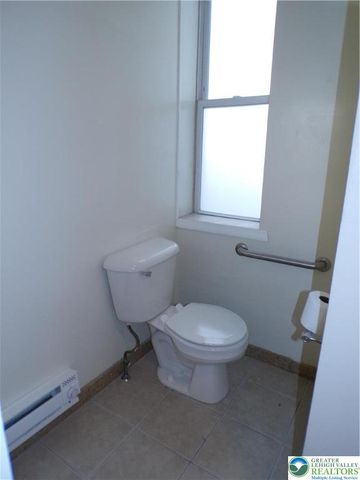 1076 Fullerton Avenue B, Allentown City, PA 18102