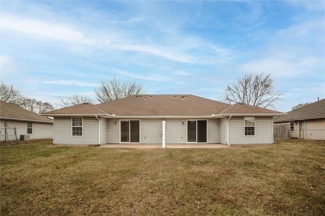 1121 SW Ephraim Drive, Grain Valley, MO 64029