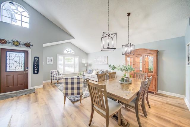 15055 Oak Chase Court, Wellington, FL 33414