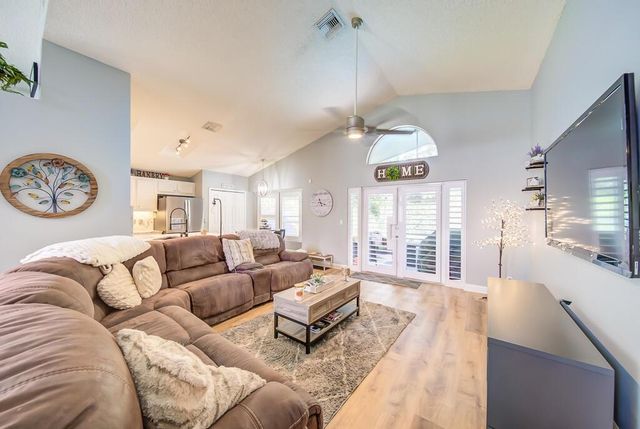 15055 Oak Chase Court, Wellington, FL 33414