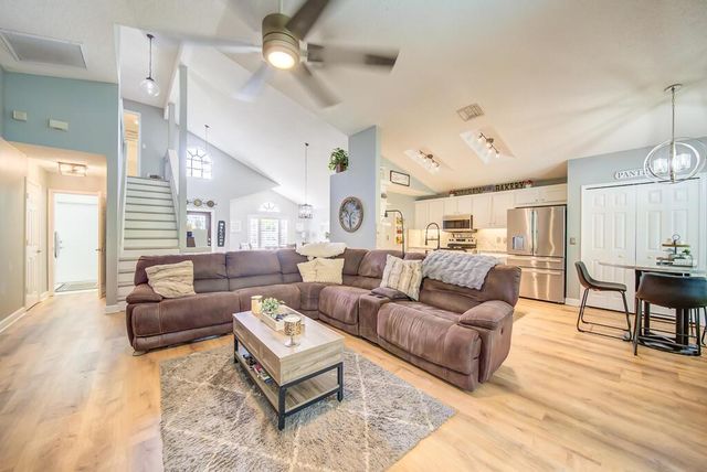 15055 Oak Chase Court, Wellington, FL 33414